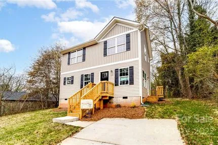 8th Avenue Dr, Hickory, North Carolina, front elevation