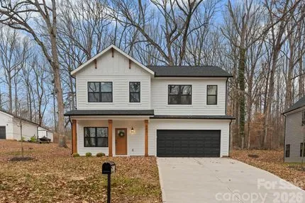 Dogwood Dr, Charlotte, North Carolina, front elevation